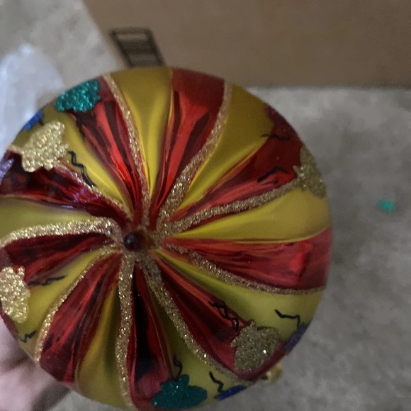 Circus Clowns Blown glass Christmas Carousel.

Brand new excellent condition - Picture 6 of 6